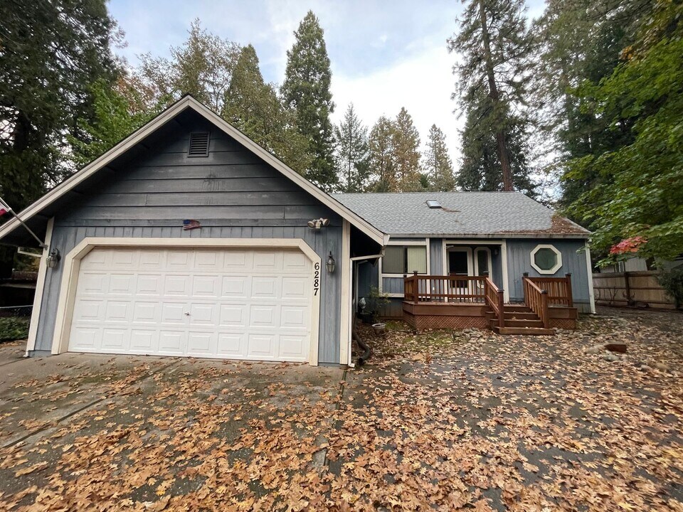 6287 Cumberland Rd in Magalia, CA - Building Photo