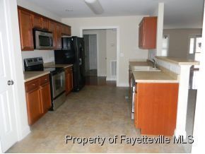 650 Orchard Falls Dr in Spring Lake, NC - Building Photo - Building Photo