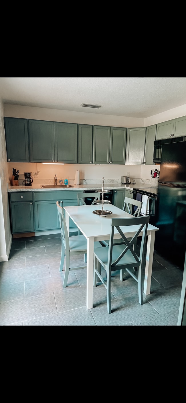 property at 2807 Bainbridge Rd