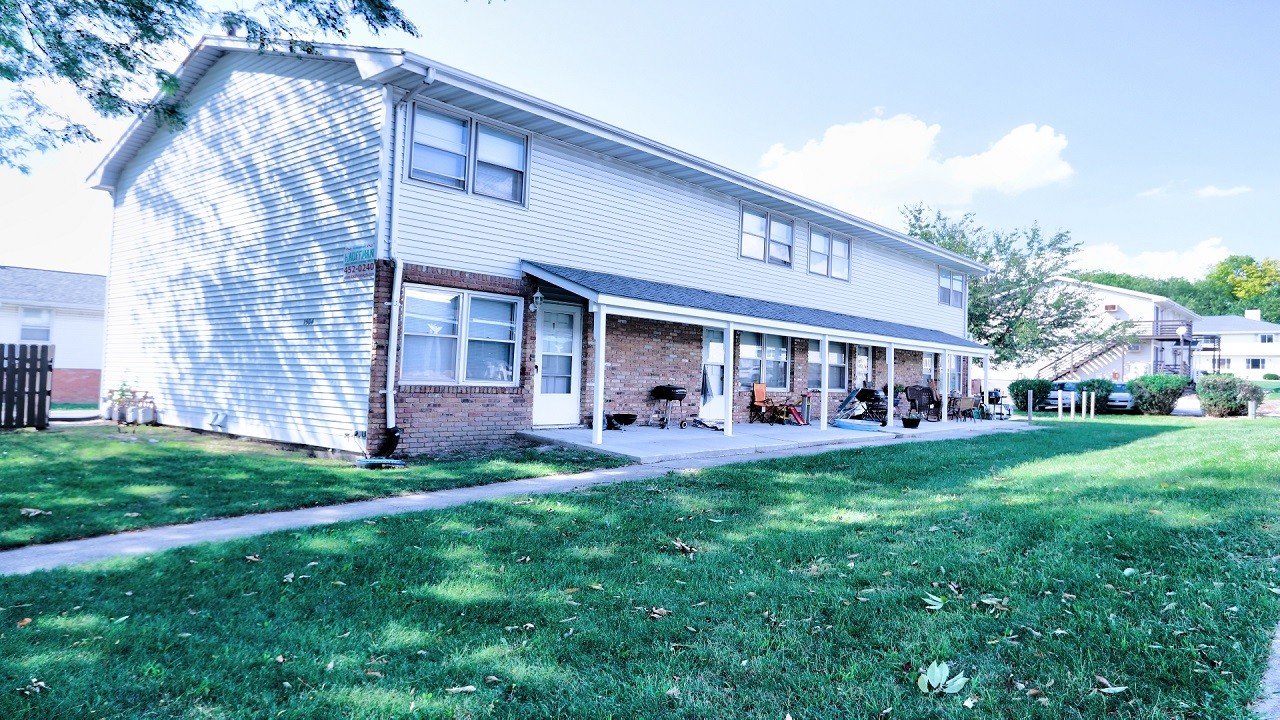 1504 Ensign Dr in Normal, IL - Building Photo