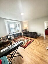 14 Flint St, Unit 2 in Somerville, MA - Building Photo - Building Photo