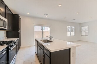 114 Brielle Beacon Ln in Henderson, NV - Building Photo - Building Photo