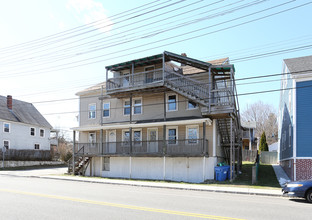 526 N Main St in Norwich, CT - Foto de edificio - Building Photo