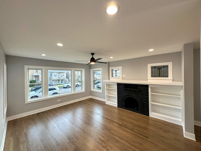 5224 W Roscoe St in Chicago, IL - Building Photo - Building Photo