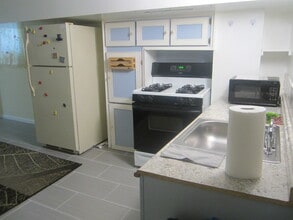 3307 40th Ave, Unit Basement in Brentwood, MD - Building Photo - Building Photo