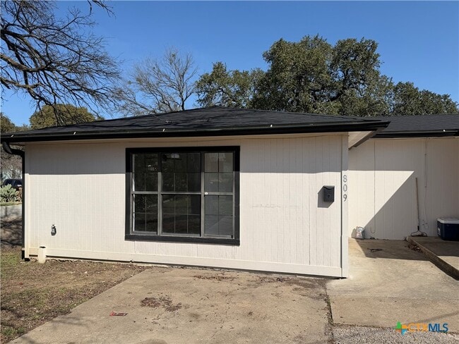 809 W Avenue D in Belton, TX - Building Photo - Building Photo