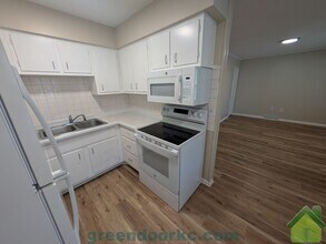 403 Holiday Dr in Belton, MO - Building Photo - Building Photo