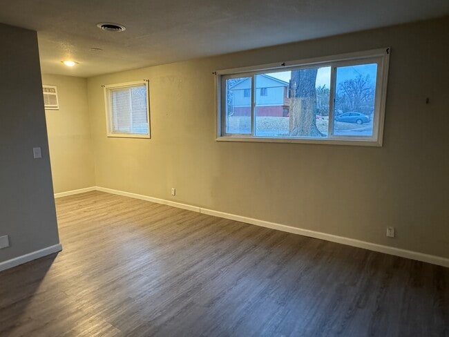 3240 Heatherton Dr in Davenport, IA - Building Photo - Building Photo