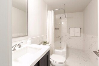 15 E 30th St in New York, NY - Building Photo - Building Photo