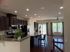 22899 Chestnut Oak Terrace in Sterling, VA - Foto de edificio - Building Photo