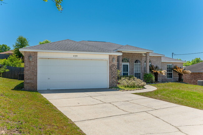 459 Jillian Dr in Crestview, FL - Foto de edificio - Building Photo