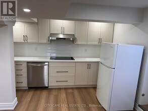 969 Transom Cres in Milton, ON - Building Photo - Building Photo