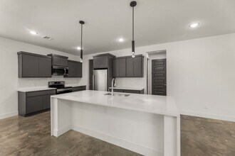 4136 Jeanne Dr in College Station, TX - Building Photo - Building Photo