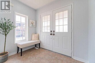 2 Tanasi Rd in Brampton, ON - Building Photo - Building Photo