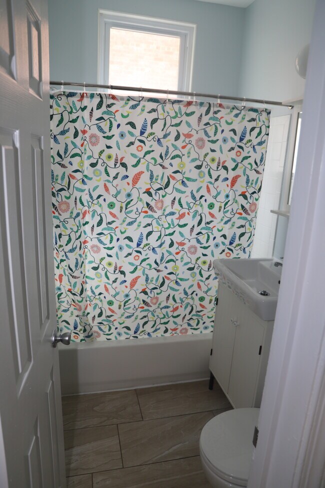 4424 foote st ne, Unit #2 in Washington, DC - Foto de edificio - Building Photo