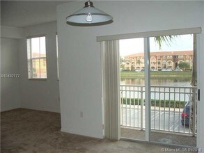 10805 NW 89th Terrace-Unit -2034 in Doral, FL - Building Photo - Building Photo