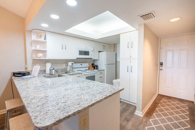 3631 Wild Pines Dr in Bonita Springs, FL - Building Photo - Building Photo