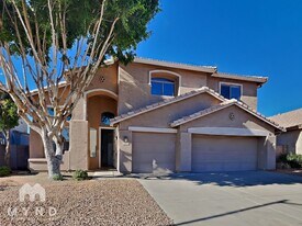 22032 N 33rd Dr in Phoenix, AZ - Building Photo