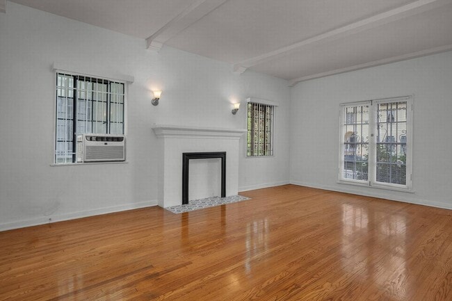 457 Cochran Ave in Los Angeles, CA - Building Photo - Building Photo