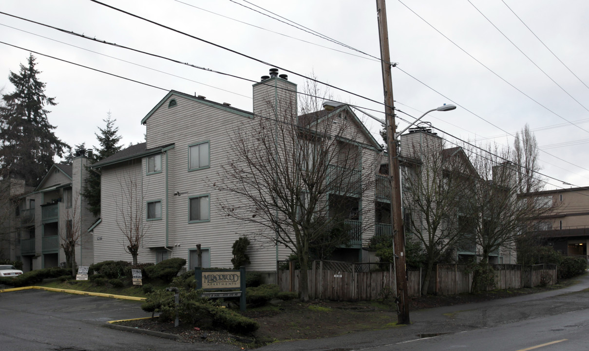 Mirrorwood Apartments in Seattle, WA - Building Photo