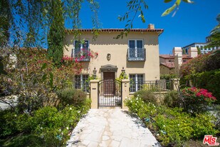 260 S El Camino Dr in Beverly Hills, CA - Building Photo