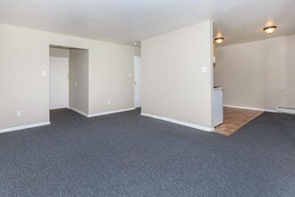 Chestnut Square in Vineland, NJ - Building Photo - Building Photo