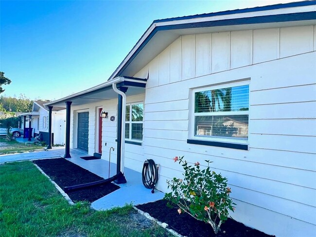 property at 3543 Kingsbury Dr