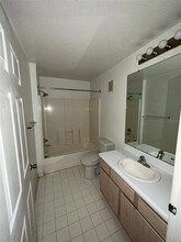 5459 Vineland Rd in Orlando, FL - Building Photo - Building Photo