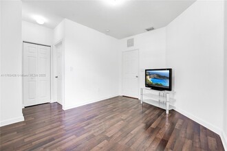 1555 NE 33rd Rd in Homestead, FL - Building Photo - Building Photo