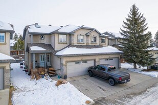 Prominence Park in Calgary, AB - Building Photo