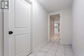 568 Glencairn Ave in Toronto, ON - Building Photo - Building Photo