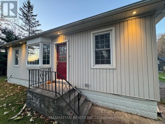 10 Victor Dr in Whitchurch-Stouffville, ON - Building Photo - Building Photo