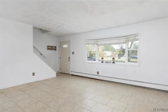 108 Jenell Dr in Grand Island, NY - Building Photo - Building Photo