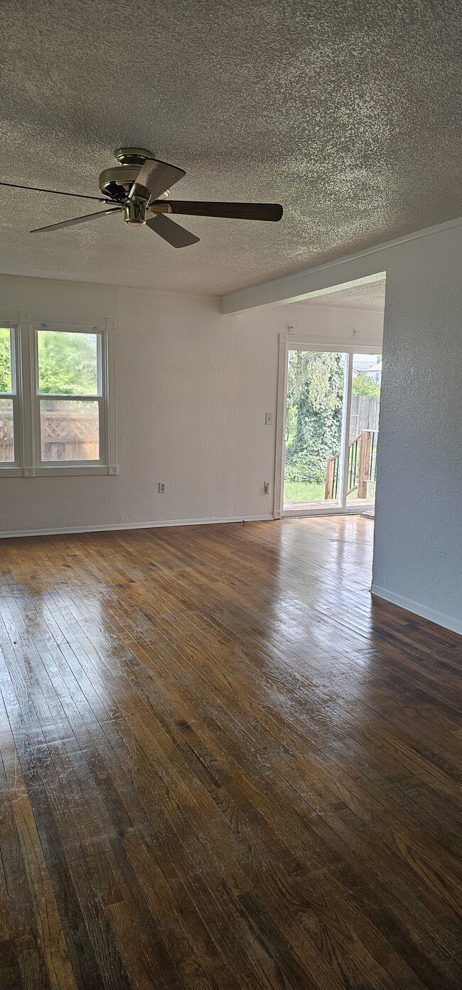 property at 1426 Thayer Dr