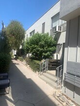 1015 N Stanley Ave in West Hollywood, CA - Building Photo - Building Photo