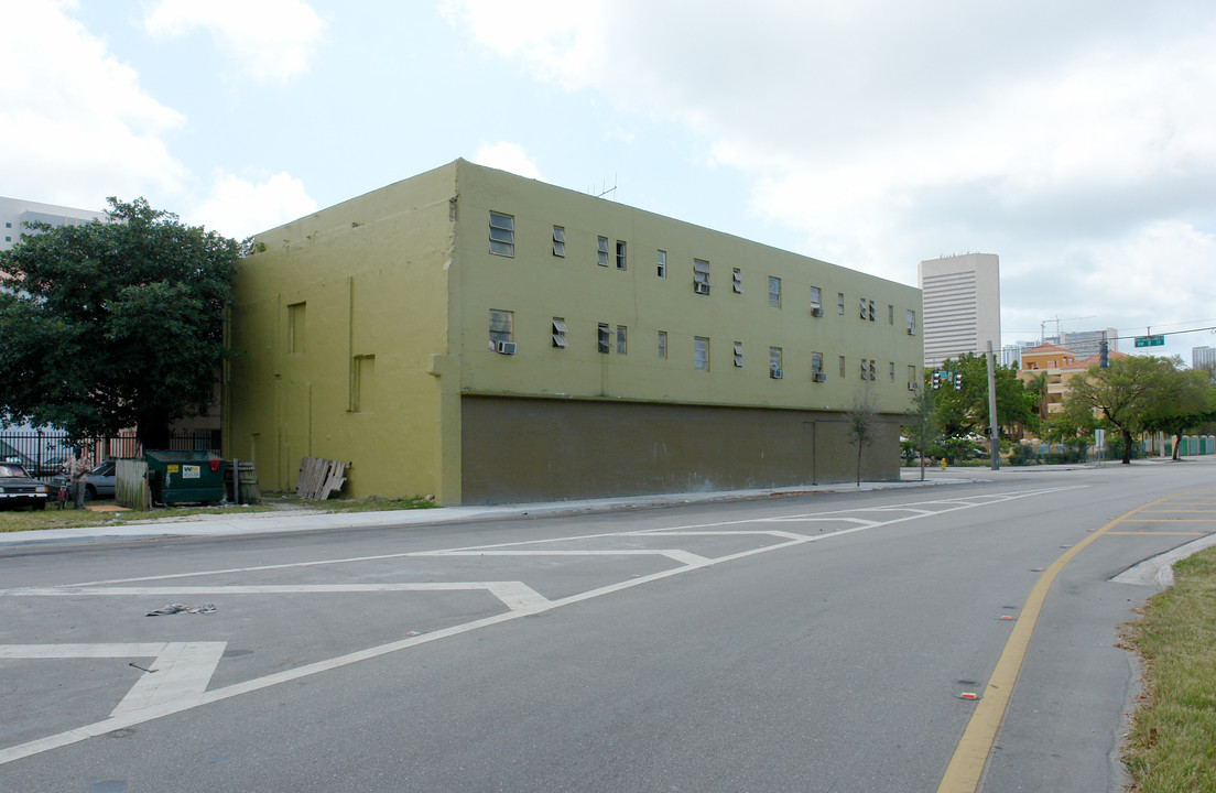 801-823 NW 3rd Ave in Miami, FL - Building Photo