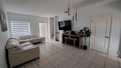 17084 SW 138th Ct in Miami, FL - Building Photo - Building Photo