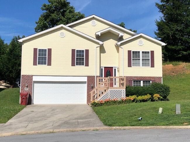 211 Allison Ln