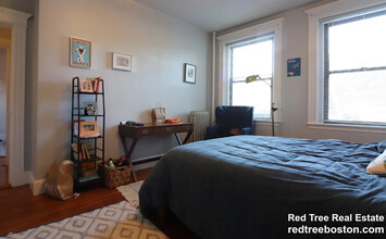 175 Harvard St, Unit 1 in Brookline, MA - Building Photo - Building Photo