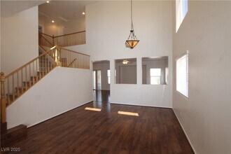 2586 Highland Cliff Dr in Henderson, NV - Building Photo - Building Photo