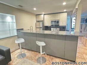 25 St Marys Ct in Brookline, MA - Building Photo - Building Photo