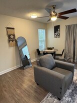 800 Alexander Rd in Cayce, SC - Building Photo