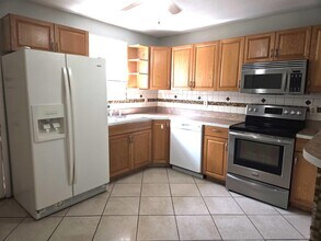 4836 Carver St in Greenacres, FL - Building Photo - Building Photo