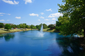 Coffee Creek Apartments in Edmond, OK - Foto de edificio - Building Photo