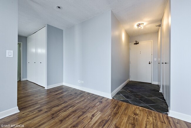 1212 N La Salle Dr in Chicago, IL - Building Photo - Building Photo