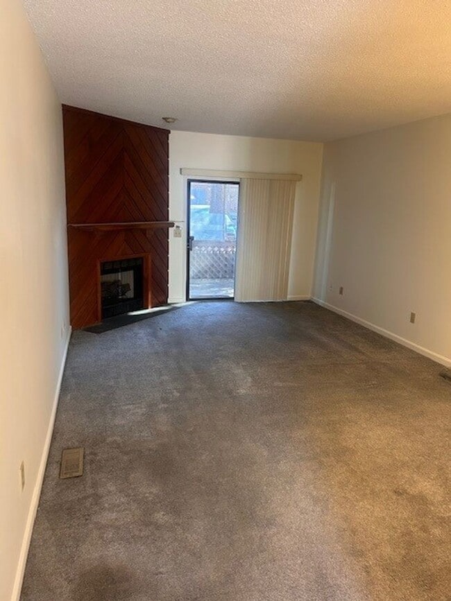 133 Columbine Dr in Winston-Salem, NC - Building Photo - Building Photo