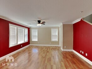 8932 Dorrell Ln in Las Vegas, NV - Building Photo - Building Photo