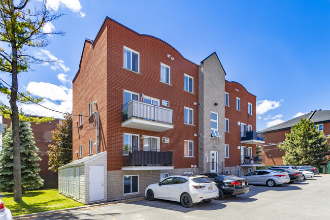 5741 Grande-Allée in Brossard, QC - Building Photo - Building Photo
