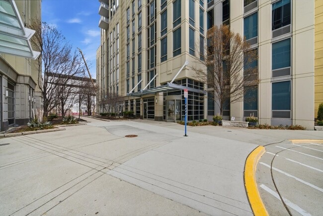 property at 720 N Larrabee St