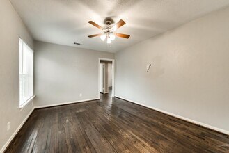 11769 Gaston Pkwy in Dallas, TX - Building Photo - Building Photo